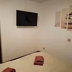 Delas * Pjescana Uvala