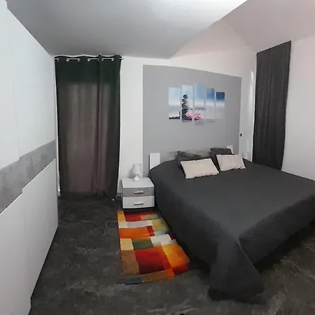 Delas Apartamento Pjescana Uvala