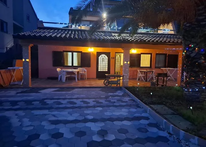 Delas 普耶斯察纳乌瓦拉